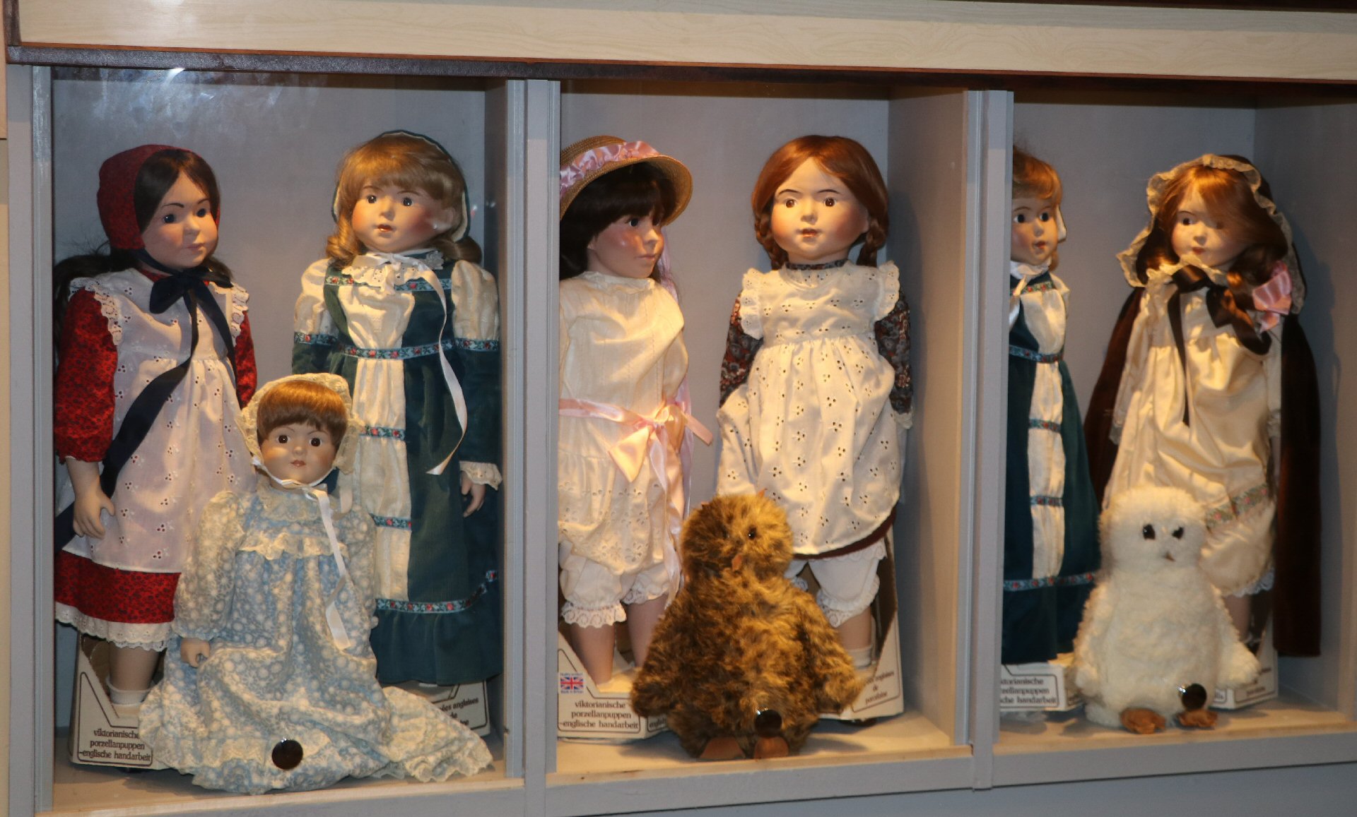 Alresford Crafts doll display